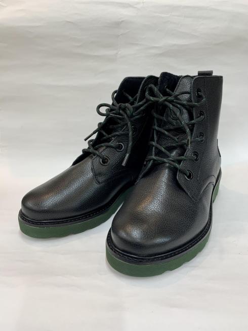 ショートブーツ入荷